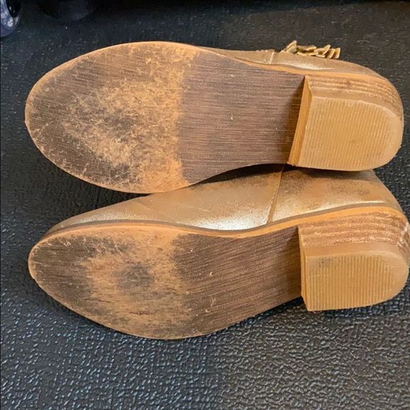 Tucker and Tate. Gold shimmer booties. Size 11 - Picture 7 of 8